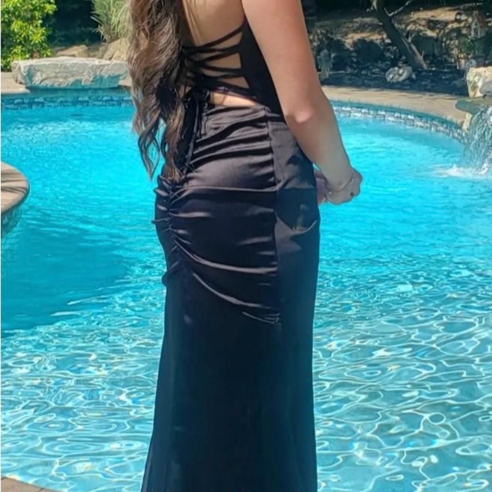 Elegant Black Strapless Prom Dress - Picture 3 of 6